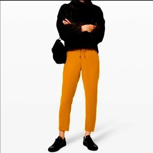 lululemon On the Fly 7/8 Pant Fools Gold